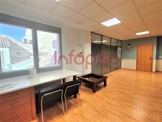 Oficina en venta en Valdepeñas