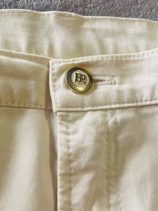 Vaqueros blancos de marca