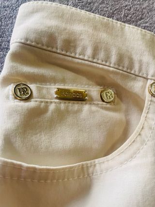 Vaqueros blancos de marca