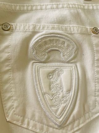 Vaqueros blancos de marca
