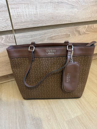 Bolso Guess Los Angeles Marrón Monogram