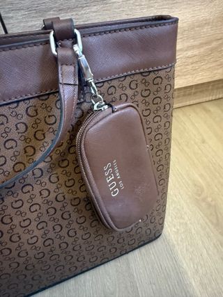 Bolso Guess Los Angeles Marrón Monogram
