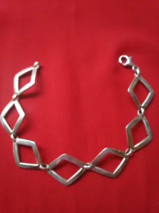 Pulsera de plata con eslabones romboidales