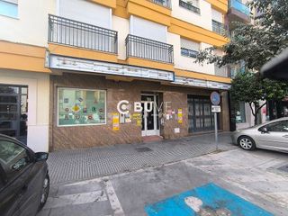 Local comercial en venta en Lucena
