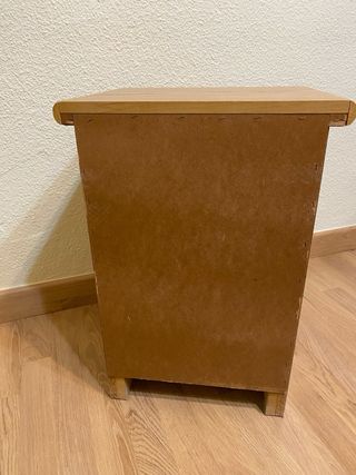 Mesita de noche de pino macizo color miel