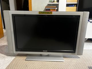 TV Philips 42” Plata y Negro