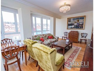 Piso en alquiler en Numancia - San Fernando en Santander