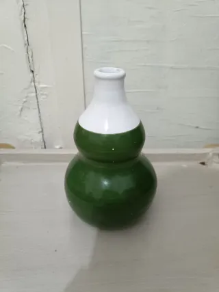 Oliera in ceramica verde e bianca senza tappo