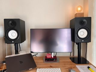 2 altavoces Yamaha HS7 de estudio