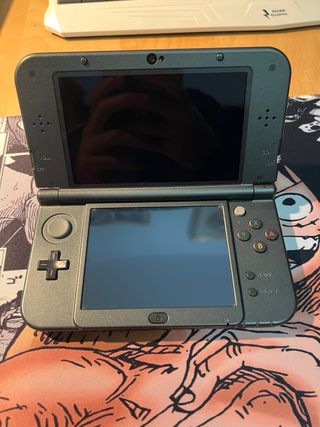 Nuovo Nintendo 3DS XL Nero e Zelda Ocarina of Time