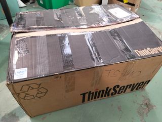 Servidor Lenovo ThinkServer TS440 Xeon E3-1226 v3 4GB