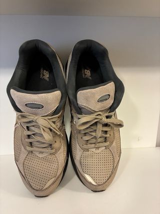 Zapatillas New Balance 2002R Beige/Negro