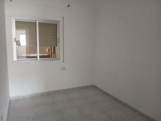 Piso en venta en La Granja-La Colina-Los Pastores en Algeciras