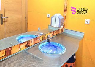 Local comercial en venta en Txagorritxu - El Pilar en Vitoria-Gasteiz