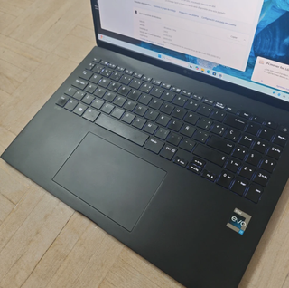 LG gram 16 i7-1260P 16GB