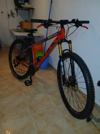 Bicicleta NTT 6061 Vinilada