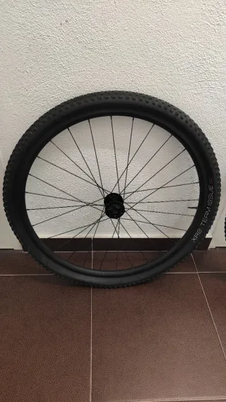 Llantas Bontrager con cubiertas