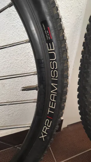 Llantas Bontrager con cubiertas