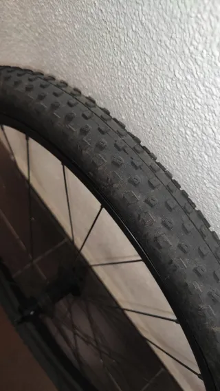 Llantas Bontrager con cubiertas