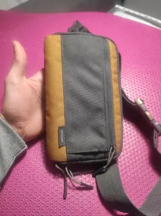 Riñonera Forclaz Negra y Marrón