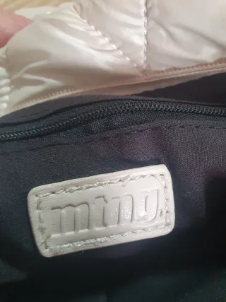 Bolso MTNG crema acolchado cadena