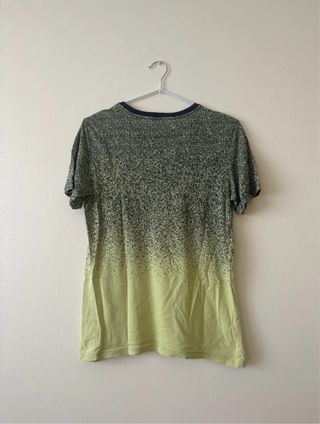 Camiseta infantil degradada