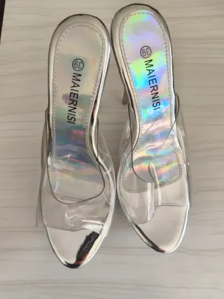 Tacones transparentes MAIERNISI talla 39