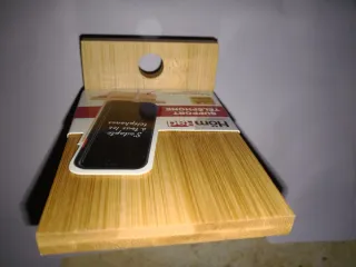 Supporto telefono in bambù HömRad