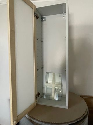 Armario auxiliar baño blanco y beige