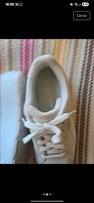 Zapatillas Puma Beige y Blancas