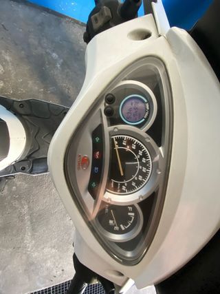 Kymco People 50 2T Blanca