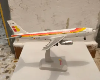 Maqueta Avión Airbus A300 Iberia Hogan 1/200