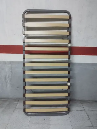 Somier metálico con láminas de madera