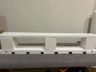 Estantería de madera tipo palet