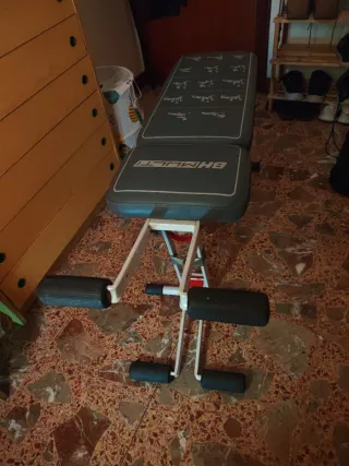 Banco de ejercicios ajustable y plegable