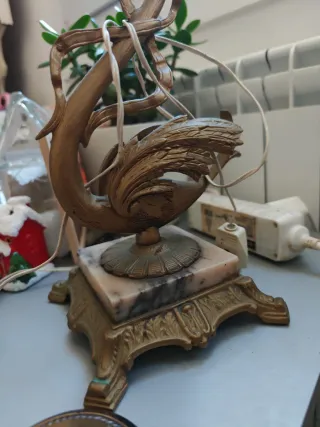 Lámpara de mesa bronce cisne