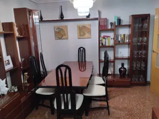 Comedor completo: mesas y sillas
