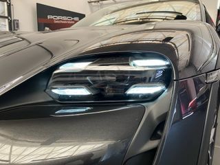 Porsche Taycan 4 Cross Turismo 420 kW (571 CV)
