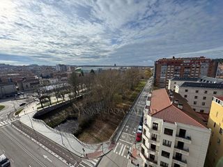 Piso en venta en Plaza España - Villa Pilar - Reyes Católicos - Vadillos en Burgos