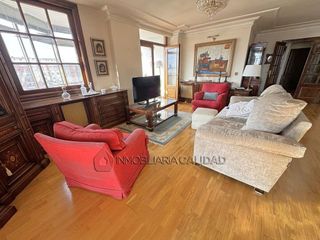 Piso en venta en Plaza España - Villa Pilar - Reyes Católicos - Vadillos en Burgos