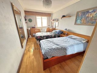 Piso en venta en Plaza España - Villa Pilar - Reyes Católicos - Vadillos en Burgos