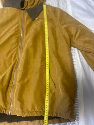 Chaqueta mostaza forro negro Talla M