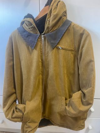 Chaqueta mostaza forro negro Talla M