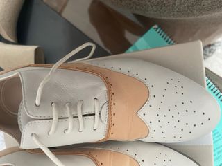 Zapatos piel Clarks Beige y Blanco