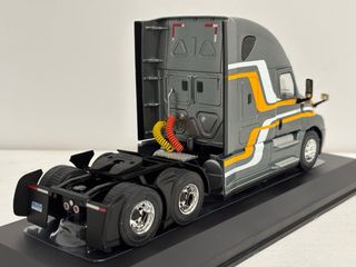 Freightliner Cascadia escala 1/43