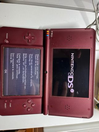 Nintendo DSi XL Roja