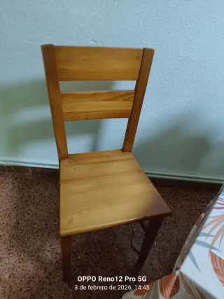 Conjunto mesa y 4 sillas de madera maciza