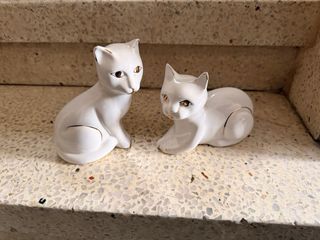 Candelabro de metal dorado y verde