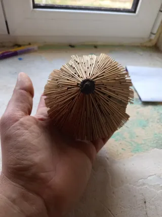 Peça de artesanato casa telhado palha