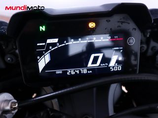 YAMAHA R7